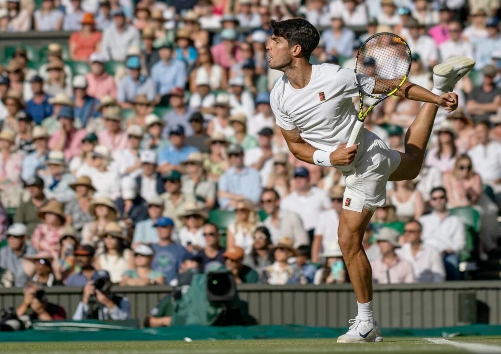 Alcaraz busca su pase a semifinales en Wimbledon Alcaraz busca su pase a semifinales en Wimbledon