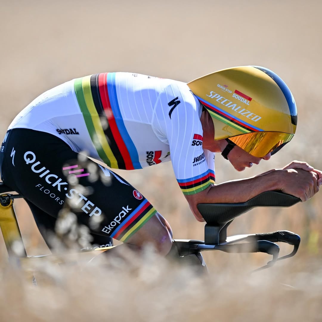 Remco Evenepoel gana la contrarreloj y Pogacar es líder Remco Evenepoel gana la contrarreloj y Pogacar es líder