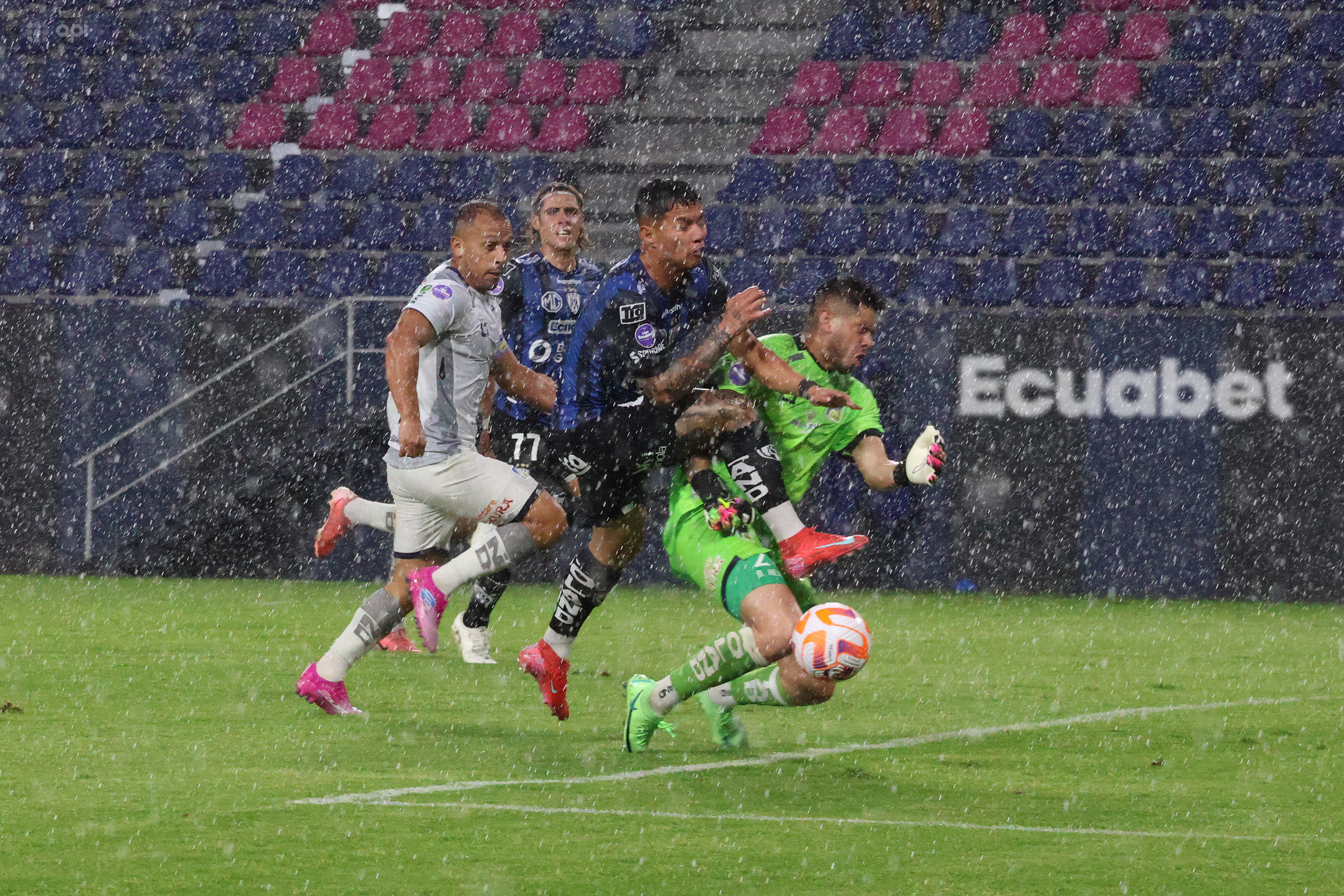 Delfín SC asegura su lugar en Copa Sudamericana Delfín SC asegura su lugar en Copa Sudamericana