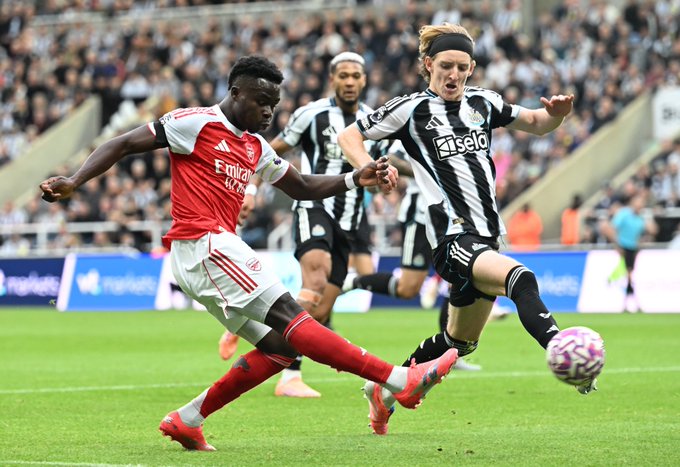 Arsenal supera a Newcastle sin Piero Hincapié Arsenal supera a Newcastle sin Piero Hincapié