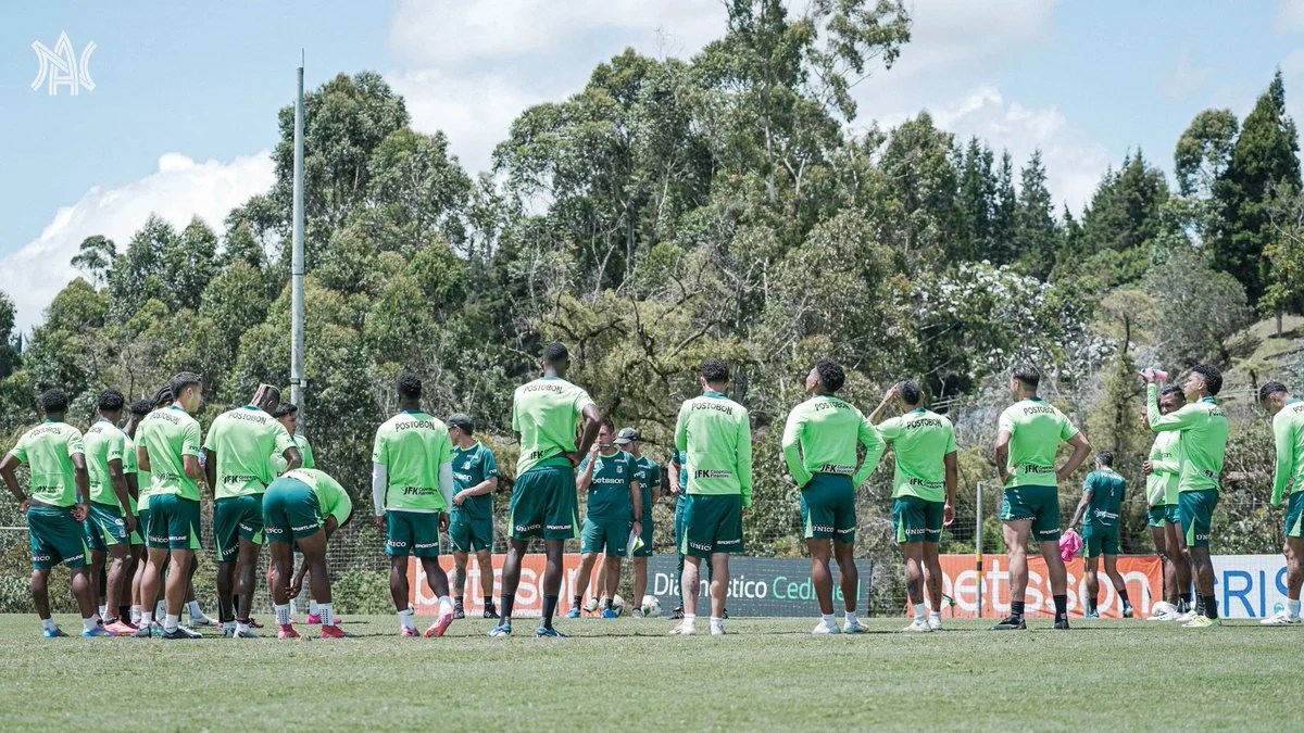 El insólito fallo de Javier Gandolfi que dejó al ecuatoriano Billy Arce sin entrenador en Atlético Nacional de Colombia El insólito fallo de Javier Gandolfi que dejó al ecuatoriano Billy Arce sin entrenador en Atlético Nacional de Colombia