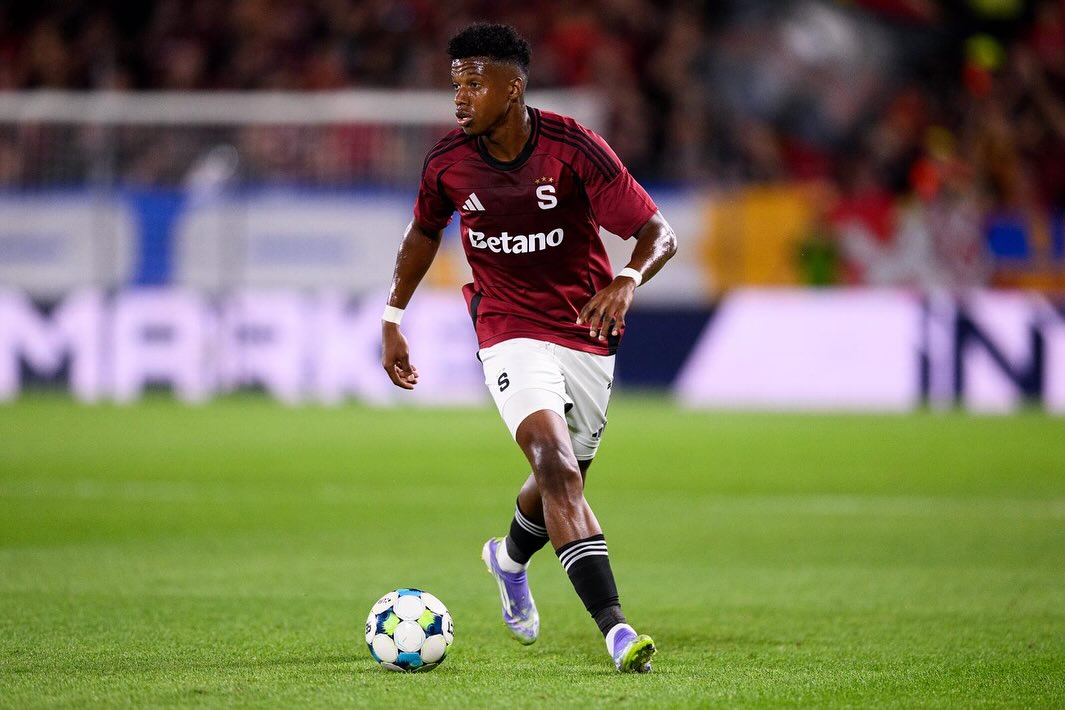 John Mercado anota en la goleada del Sparta Praga ante Baník John Mercado anota en la goleada del Sparta Praga ante Baník