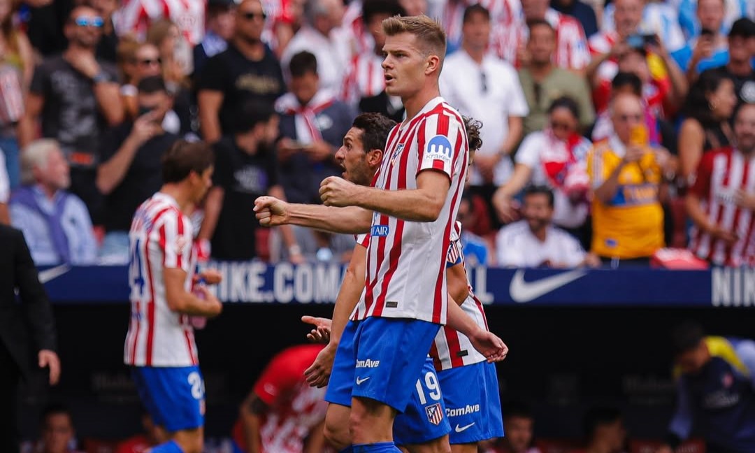 Julián Álvarez lidera la victoria del Atlético ante el Real Madrid Julián Álvarez lidera la victoria del Atlético ante el Real Madrid