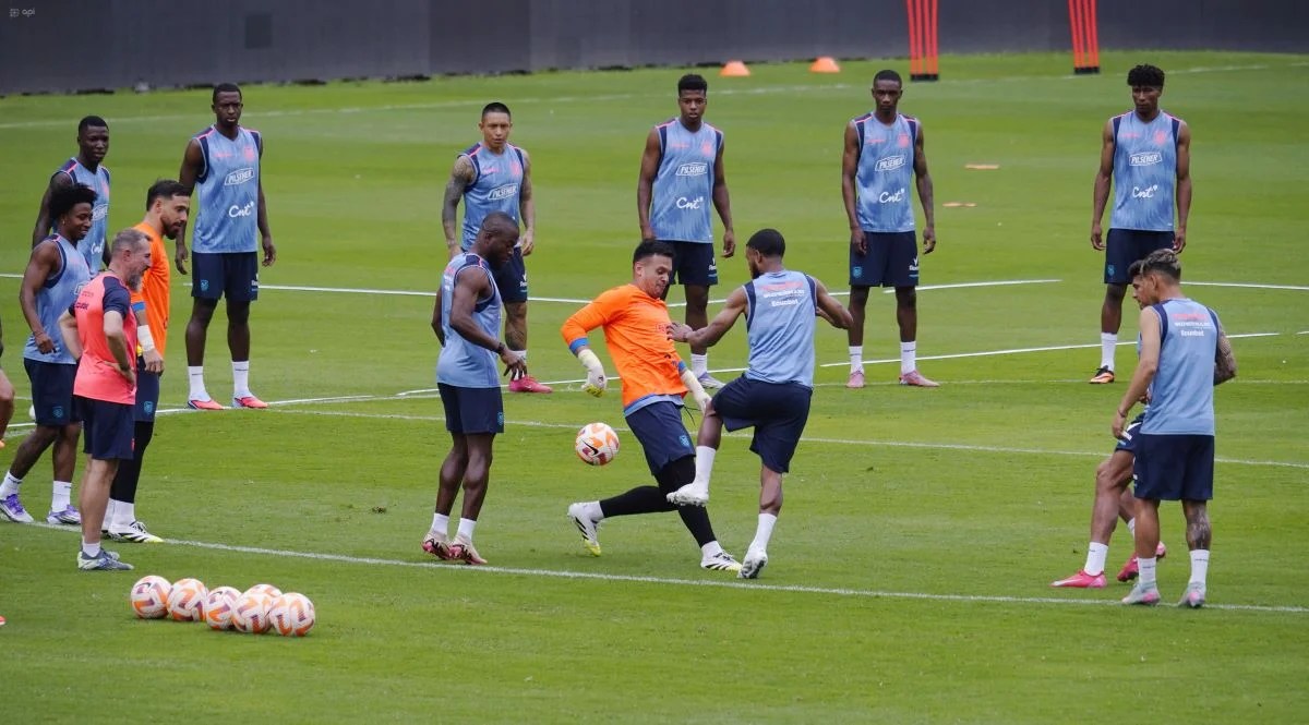 Moisés Caicedo entrena con normalidad para enfrentar a Argentina Moisés Caicedo entrena con normalidad para enfrentar a Argentina