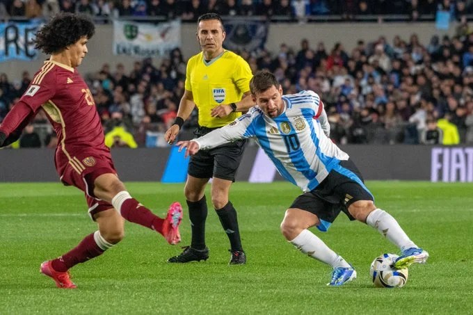 Messi brilla con doblete en goleada de Argentina ante Venezuela Messi brilla con doblete en goleada de Argentina ante Venezuela