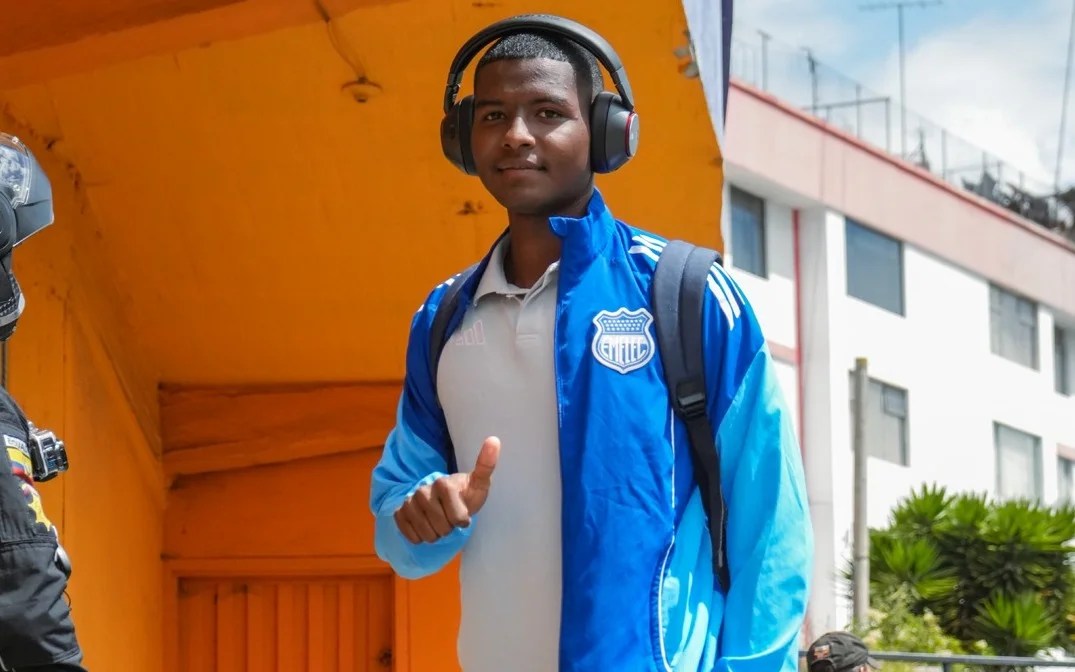 ¡Polémica en Emelec! Suplencia de Diogo Bagüí en el ‘Clásico del Astillero’ divide al club y su entorno; esto dijo un dirigente ¡Polémica en Emelec! Suplencia de Diogo Bagüí en el ‘Clásico del Astillero’ divide al club y su entorno; esto dijo un dirigente