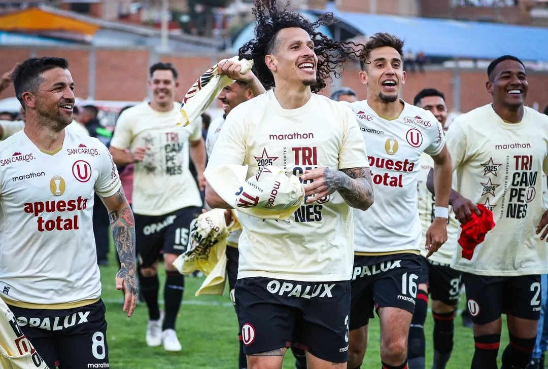Vélez y Carabalí celebran tricampeonato con Universitario Vélez y Carabalí celebran tricampeonato con Universitario