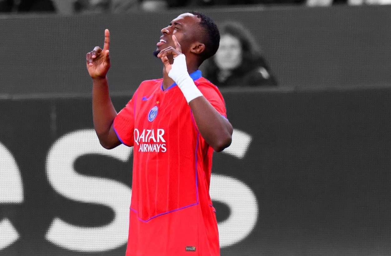 El PSG destroza 2-7 al Bayer Leverkusen con actuación estelar y primer gol de Willian Pacho en Champions League El PSG destroza 2-7 al Bayer Leverkusen con actuación estelar y primer gol de Willian Pacho en Champions League