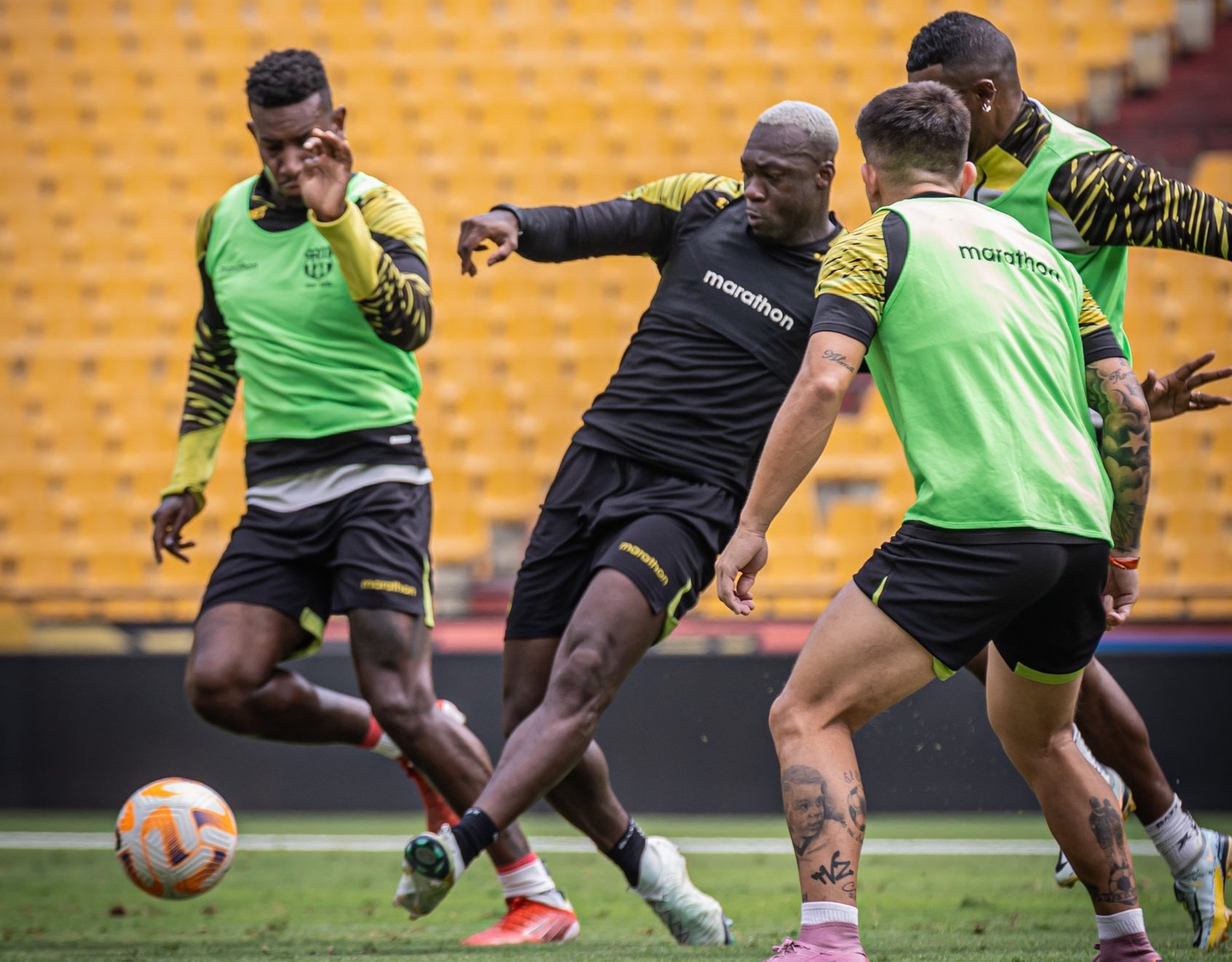 Plantón en Barcelona SC: jugadores paralizan los entrenamientos por deudas salariales Plantón en Barcelona SC: jugadores paralizan los entrenamientos por deudas salariales