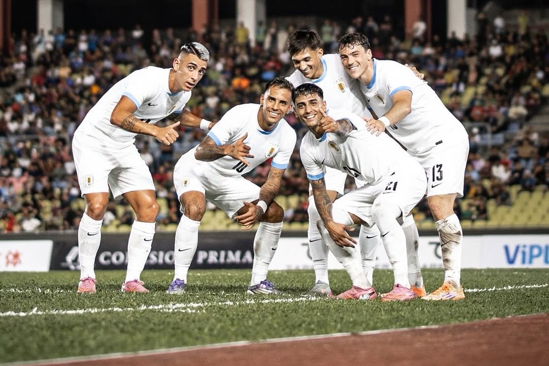 Uruguay vence 2-1 a Uzbekistán en amistoso Uruguay vence 2-1 a Uzbekistán en amistoso