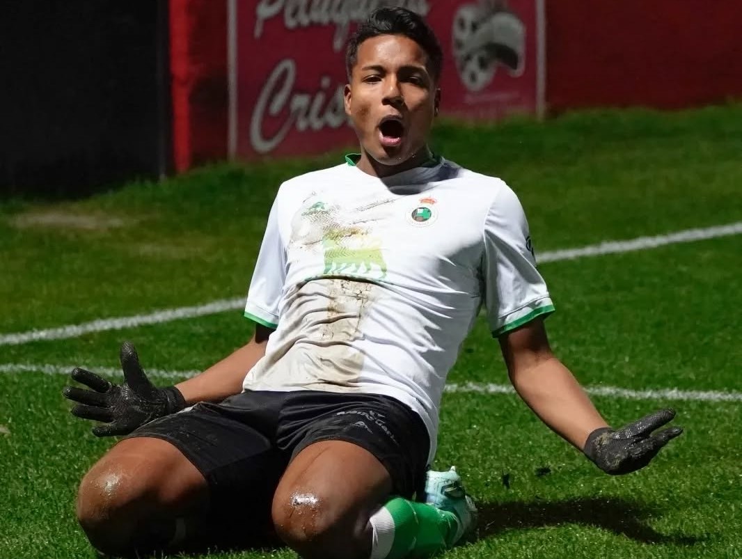 Roma invita a familia de Arévalo a Italia por interés en su fichaje Roma invita a familia de Arévalo a Italia por interés en su fichaje