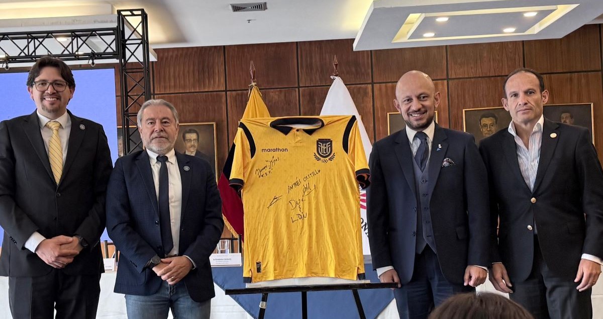 FEF presenta proyecto de Ley de Integridad Deportiva FEF presenta proyecto de Ley de Integridad Deportiva