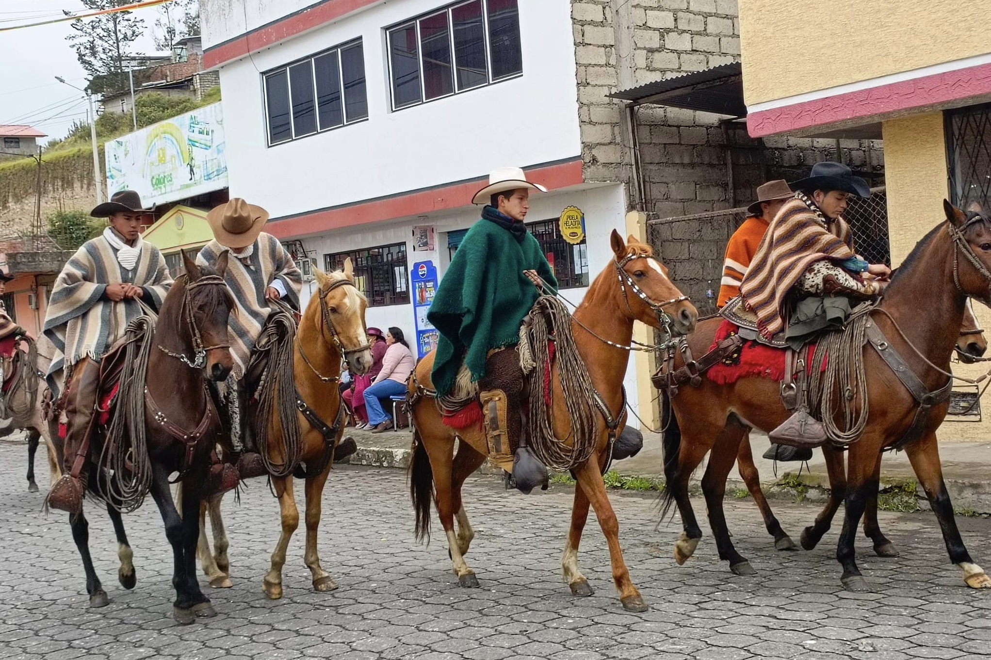 Las tradiciones y costumbres vivas con los Chagras Las tradiciones y costumbres vivas con los Chagras