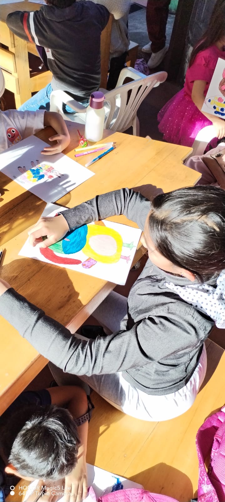 Niños crearon cuentos ilustrados en Baños Niños crearon cuentos ilustrados en Baños