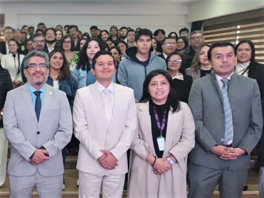 Educación en Casa se analizó en Ambato Educación en Casa se analizó en Ambato