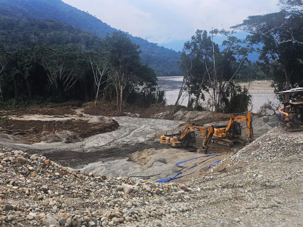 Operativos contra extracción ilícita de minerales Operativos contra extracción ilícita de minerales