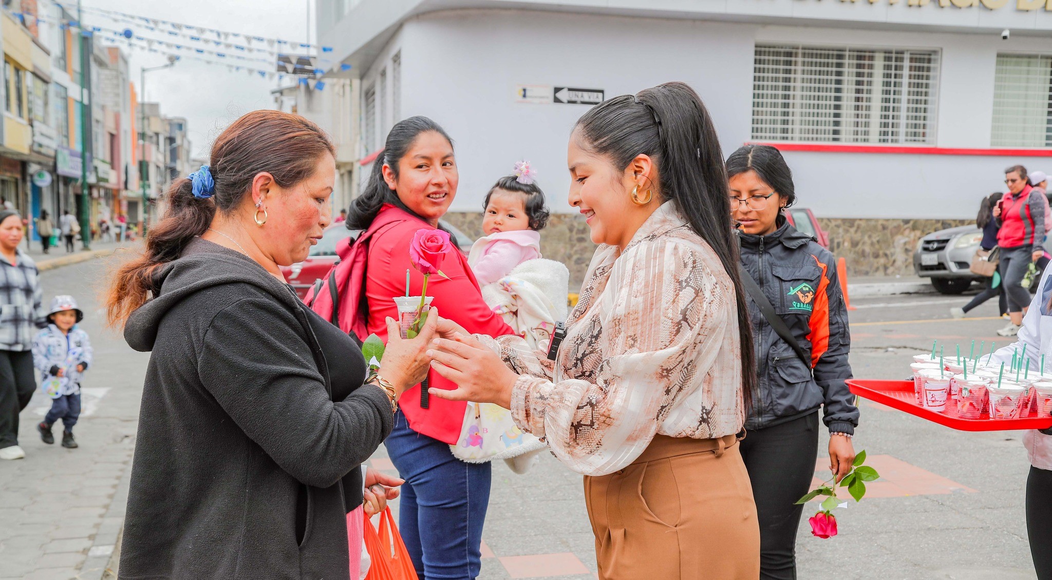 Píllaro celebró a sus mujeres Píllaro celebró a sus mujeres