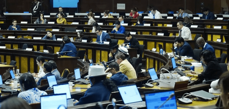 Paro nacional profundiza tensión entre RC y ADN en la Asamblea Nacional Paro nacional profundiza tensión entre RC y ADN en la Asamblea Nacional