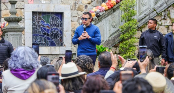 Daniel Noboa pidió licencia para hacer campaña Daniel Noboa pidió licencia para hacer campaña