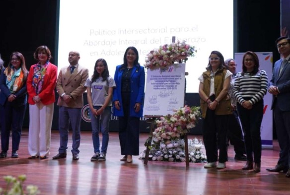 Ecuador adopta política para reducir el embarazo adolescente Ecuador adopta política para reducir el embarazo adolescente
