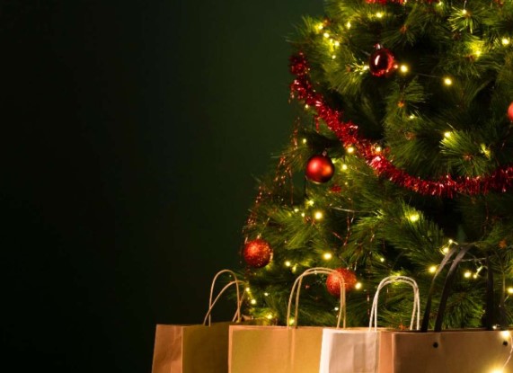 El consumo eléctrico en Ecuador sube hasta 15% en Navidad El consumo eléctrico en Ecuador sube hasta 15% en Navidad