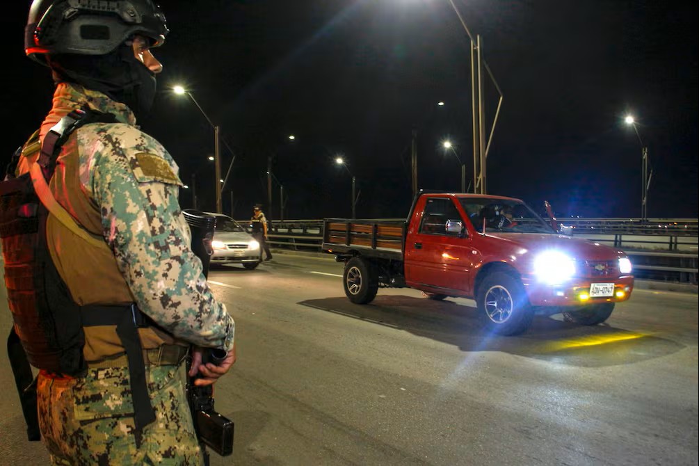 Concluye el toque de queda en cuatro provincias y el Gobierno mantiene operativos de seguridad Concluye el toque de queda en cuatro provincias y el Gobierno mantiene operativos de seguridad