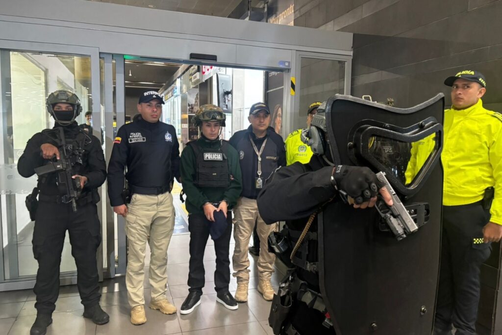 Capturan en México a alias “Lobo Menor”, procesado por el crimen de Fernando Villavicencio Capturan en México a alias “Lobo Menor”, procesado por el crimen de Fernando Villavicencio