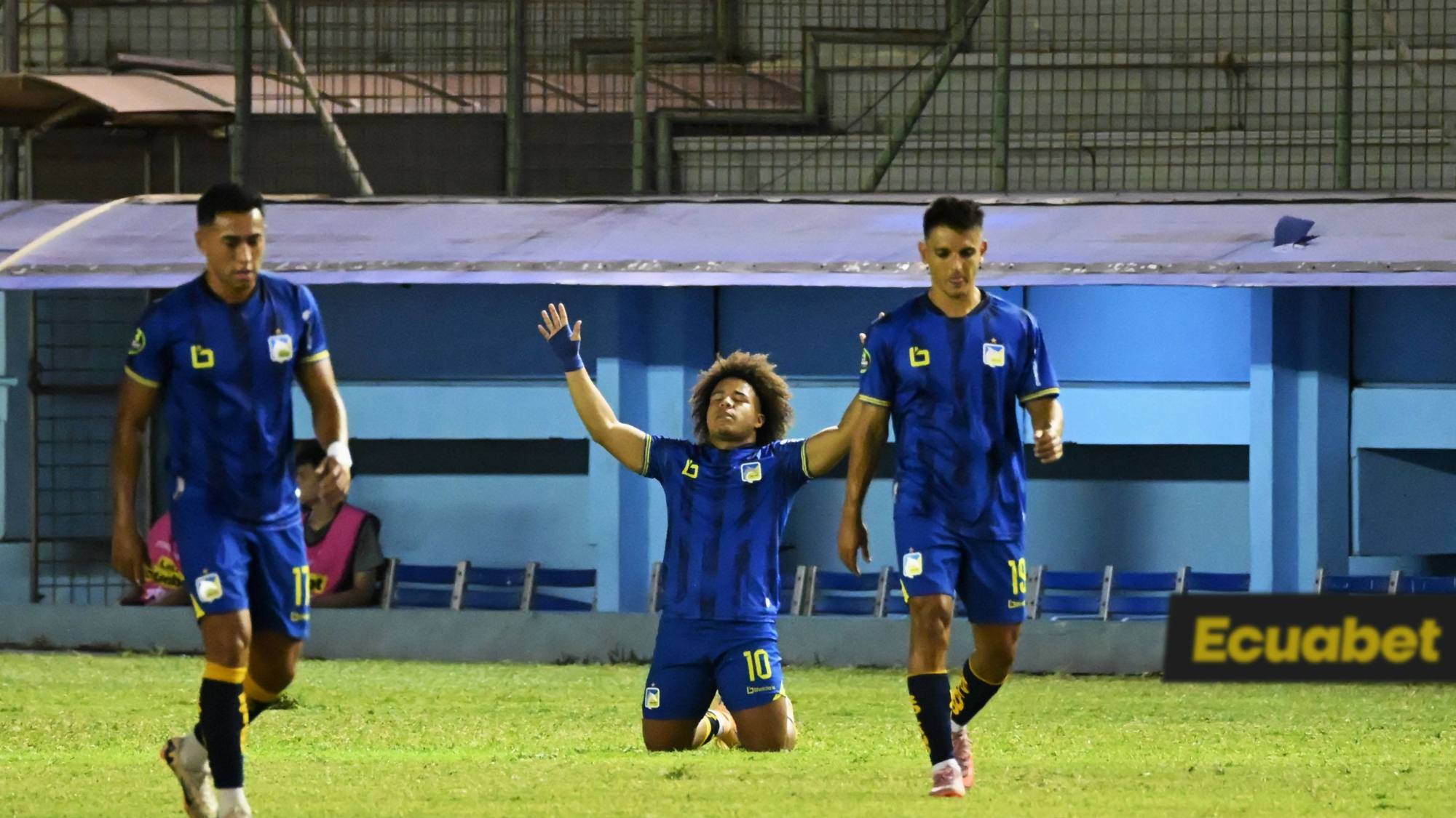 Delfín SC derrota a Liga de Quito y rompe racha negativa Delfín SC derrota a Liga de Quito y rompe racha negativa
