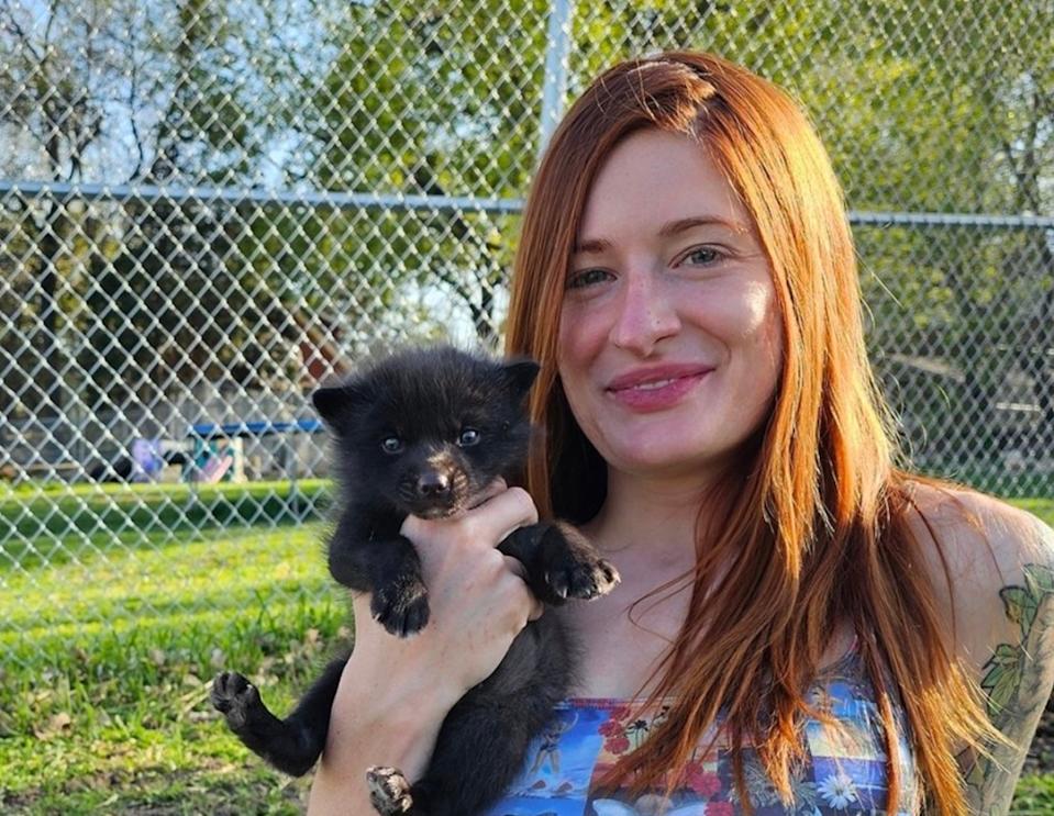 Popular YouTuber Mikayla Raines, Fox Activist, Dies by Suicide Popular YouTuber Mikayla Raines, Fox Activist, Dies by Suicide