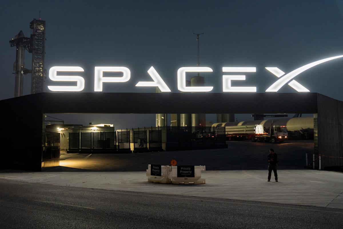 SpaceX is reportedly constructing lots of of spy satellites for the US authorities SpaceX is reportedly constructing lots of of spy satellites for the US authorities