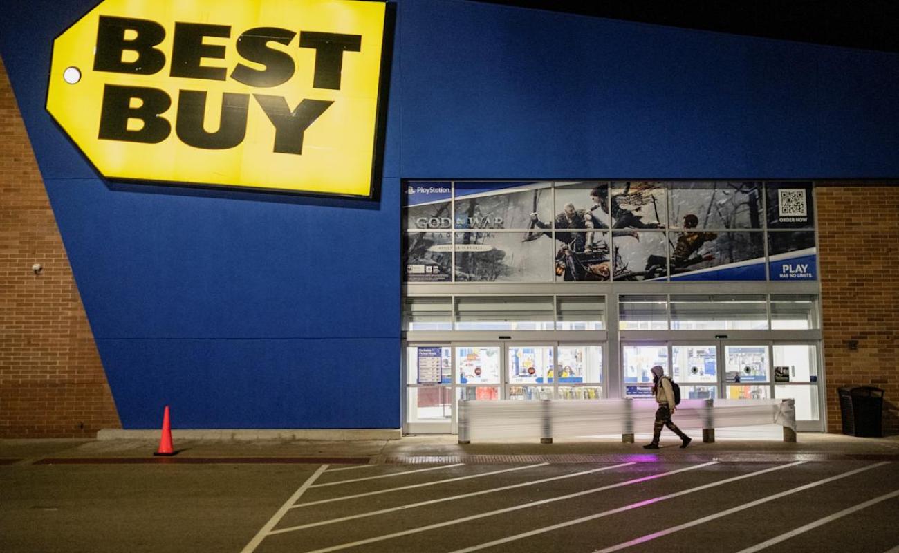 Greatest Purchase’s Geek Squad brokers say they had been hit by mass layoffs this week Greatest Purchase’s Geek Squad brokers say they had been hit by mass layoffs this week