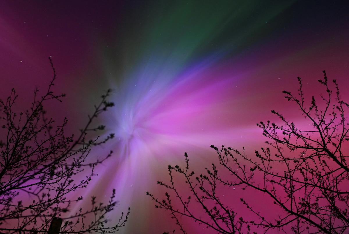 ‘Excessive’ geomagnetic storm might bless us with extra aurora shows tonight and tomorrow ‘Excessive’ geomagnetic storm might bless us with extra aurora shows tonight and tomorrow