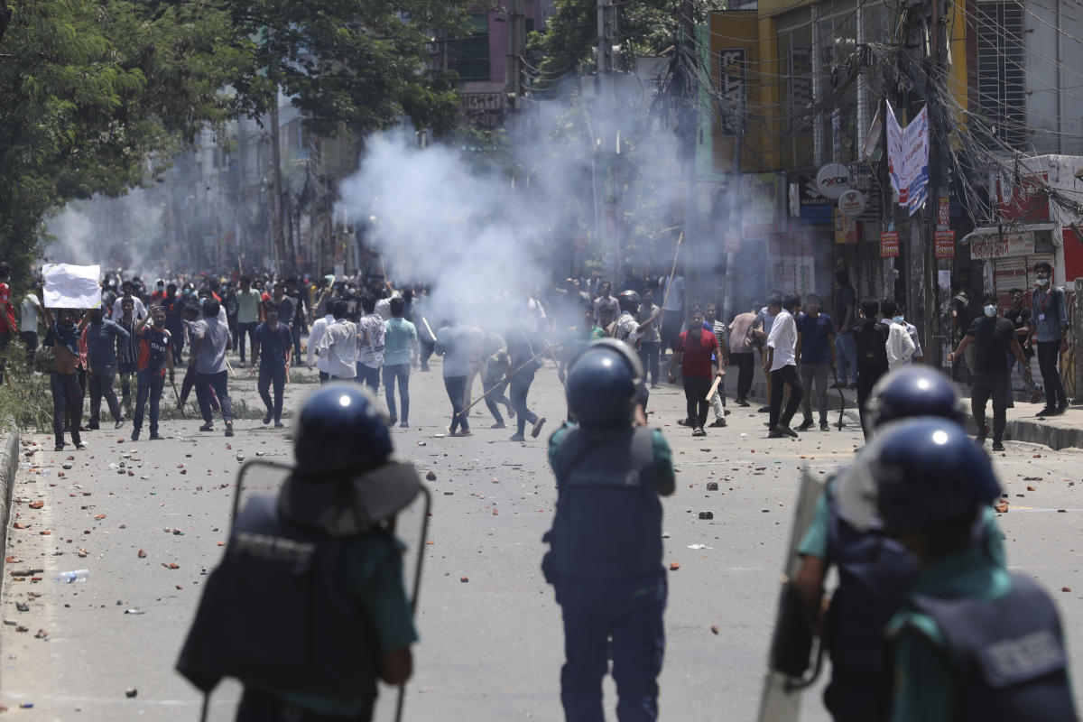 Bangladesh is experiencing a ‘near-total’ web shutdown amid pupil protests Bangladesh is experiencing a ‘near-total’ web shutdown amid pupil protests