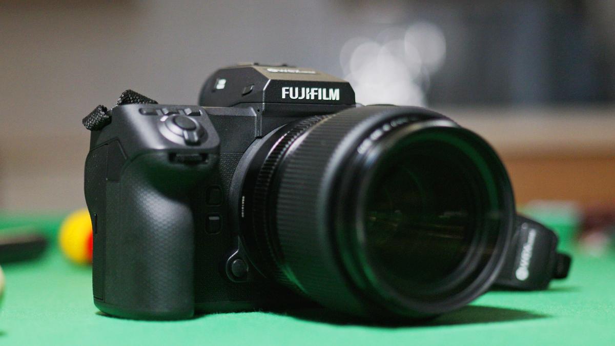 The king of medium-format mirrorless cameras The king of medium-format mirrorless cameras