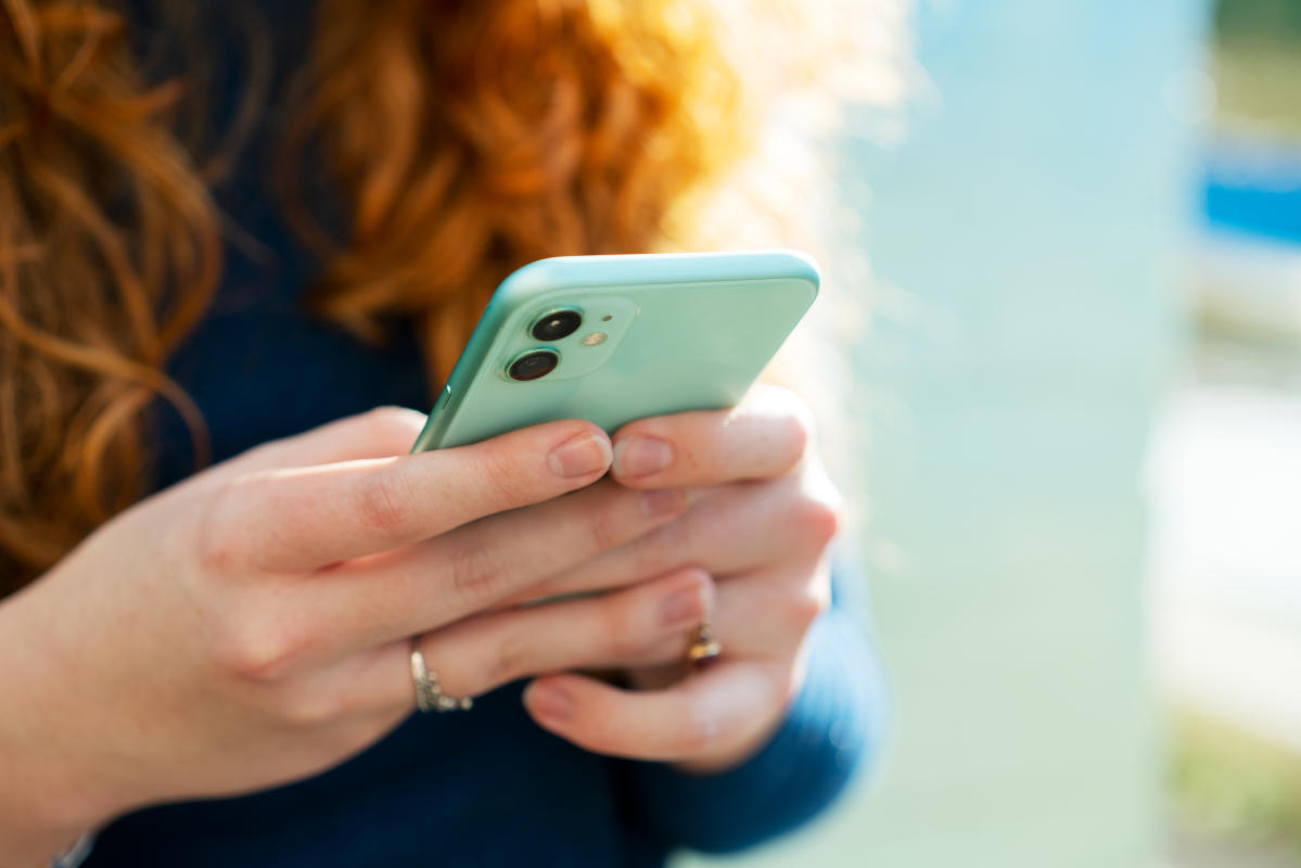 Google makes it simpler to take away express deepfakes from its search outcomes Google makes it simpler to take away express deepfakes from its search outcomes