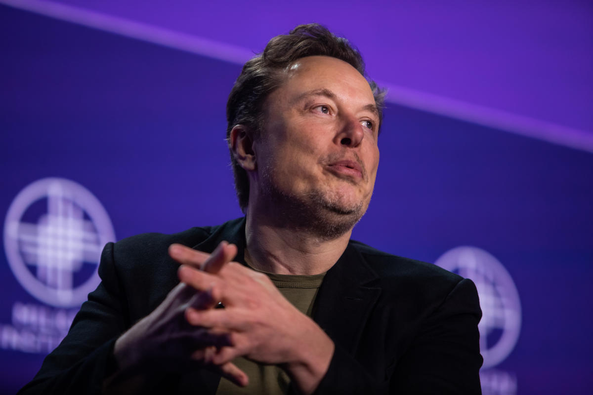 Musk backs down from OpenAI lawsuit Musk backs down from OpenAI lawsuit