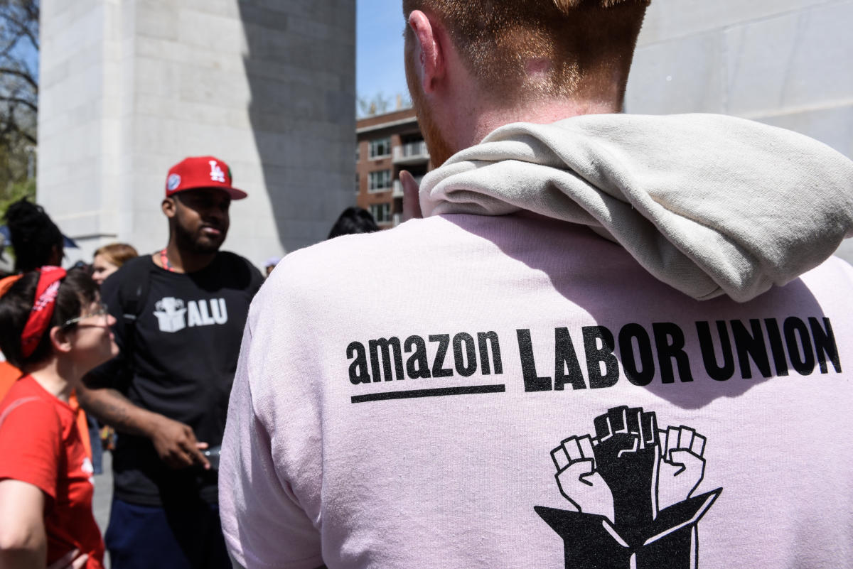 Amazon Labor Union companions with Worldwide Brotherhood of Teamsters in New York Amazon Labor Union companions with Worldwide Brotherhood of Teamsters in New York