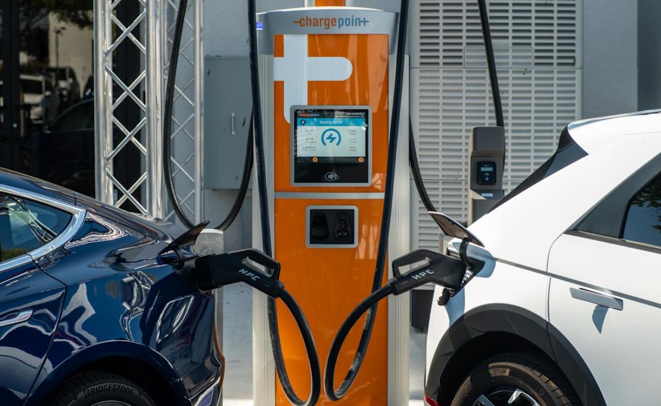 ChargePoint’s new adapter claims to work with all EVs, no matter make or mannequin ChargePoint’s new adapter claims to work with all EVs, no matter make or mannequin