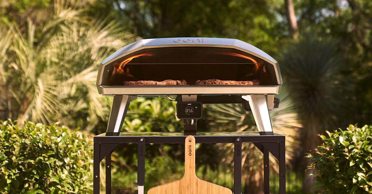 Ooni’s largest pizza oven but affords dual-zone warmth management and temperature monitoring in your telephone Ooni’s largest pizza oven but affords dual-zone warmth management and temperature monitoring in your telephone