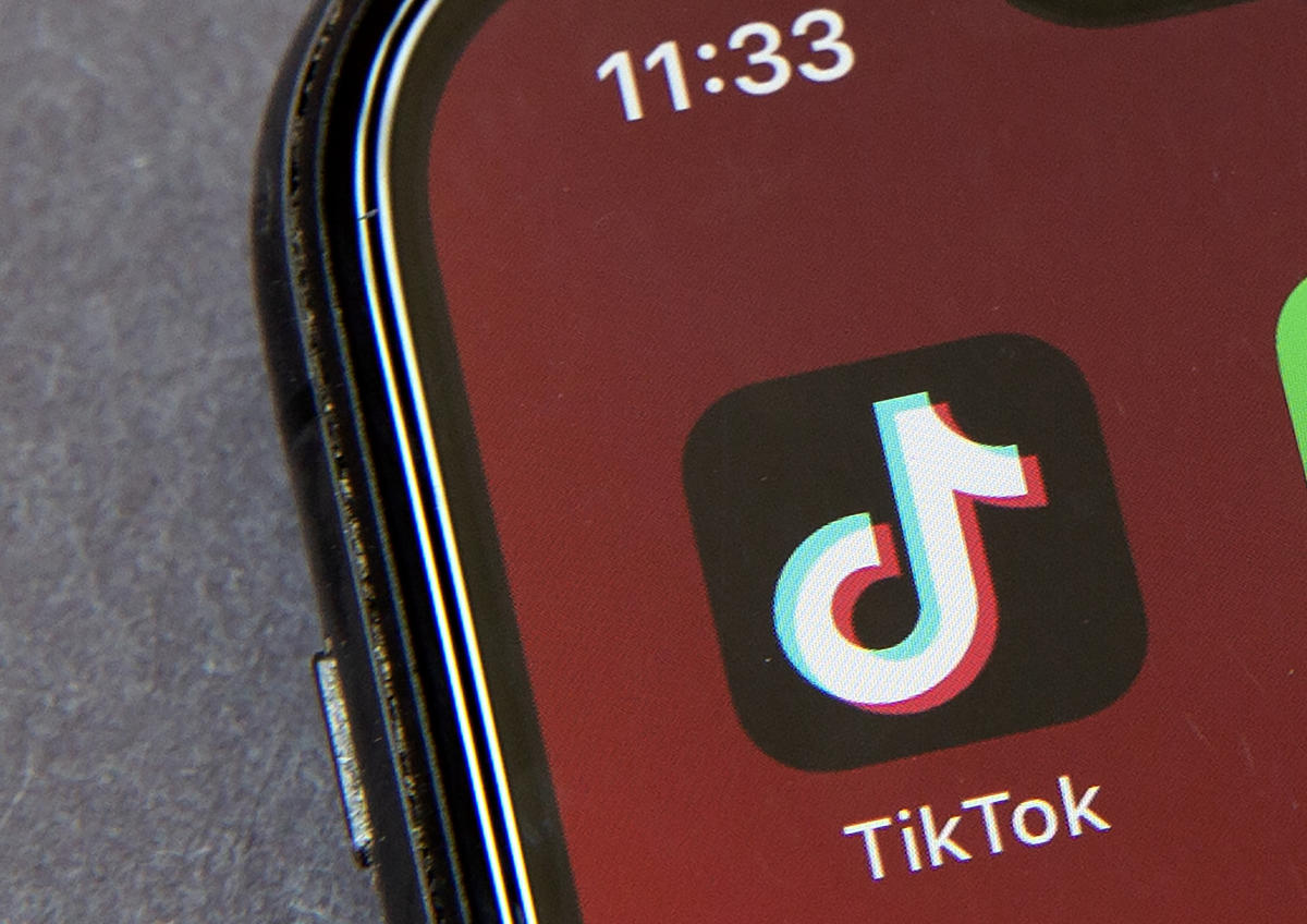 TikTok is lastly rolling out group chats for as much as 32 individuals TikTok is lastly rolling out group chats for as much as 32 individuals