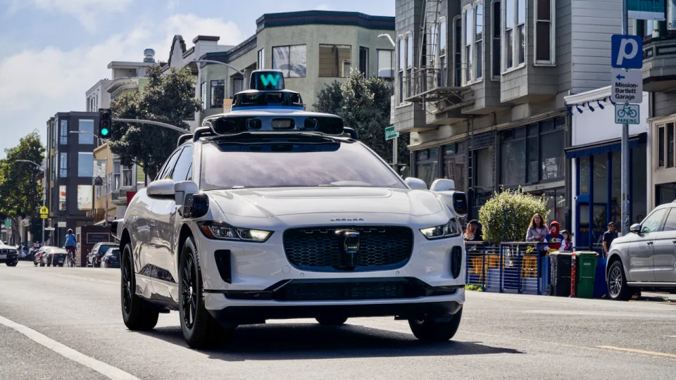 Waymo points recall after one its self-driving taxis crashed right into a pole Waymo points recall after one its self-driving taxis crashed right into a pole