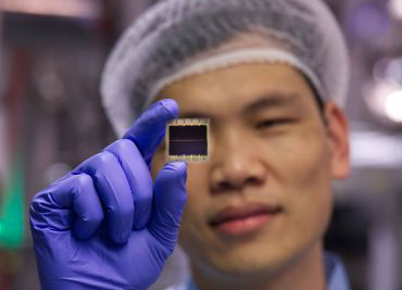 Oxford scientists’ new light-absorbing materials can flip on a regular basis objects into photo voltaic panels Oxford scientists’ new light-absorbing materials can flip on a regular basis objects into photo voltaic panels