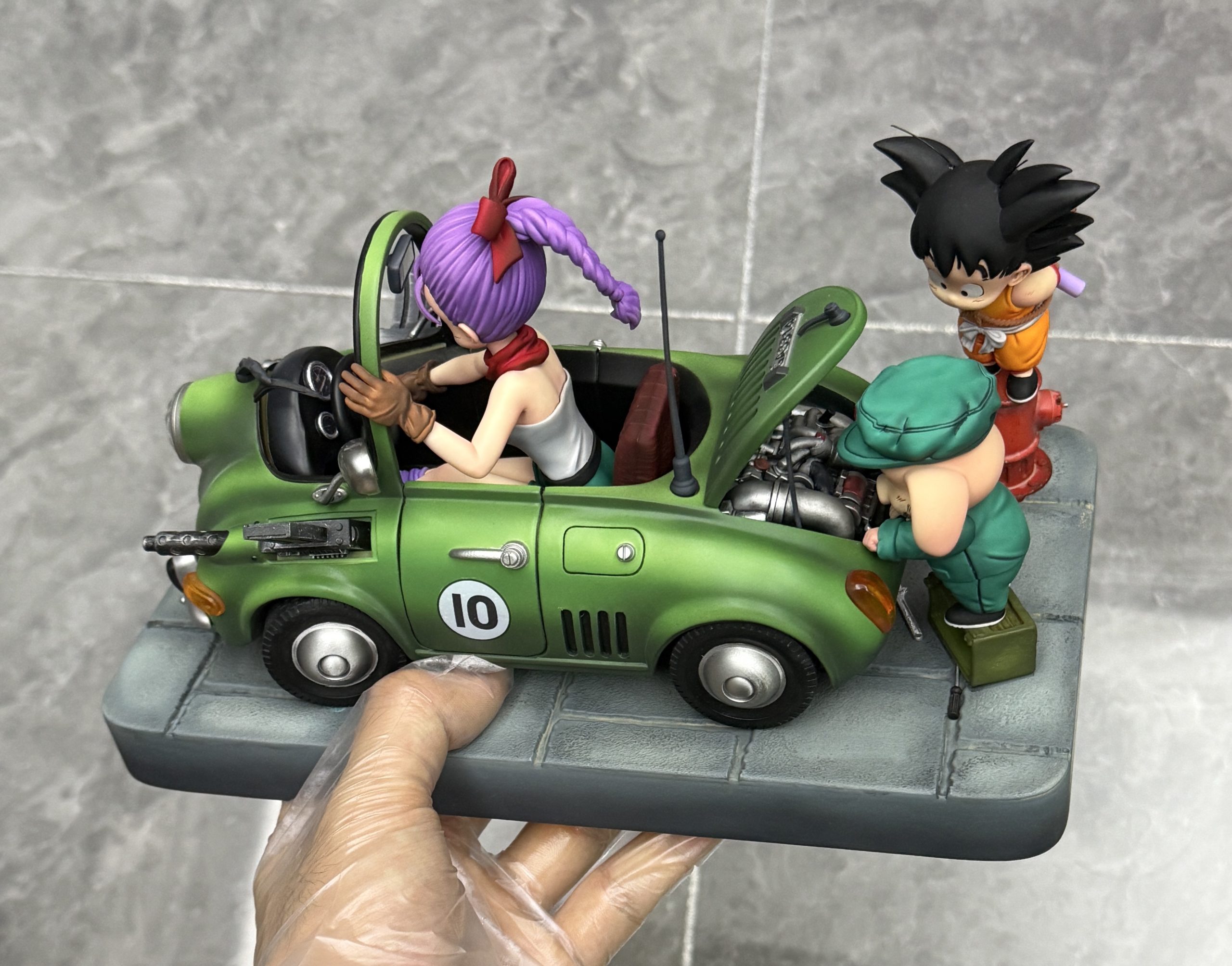 Cell Studio - Dragon Ball MEGA Series 01 Son Goku Oolong Fixing the Car
