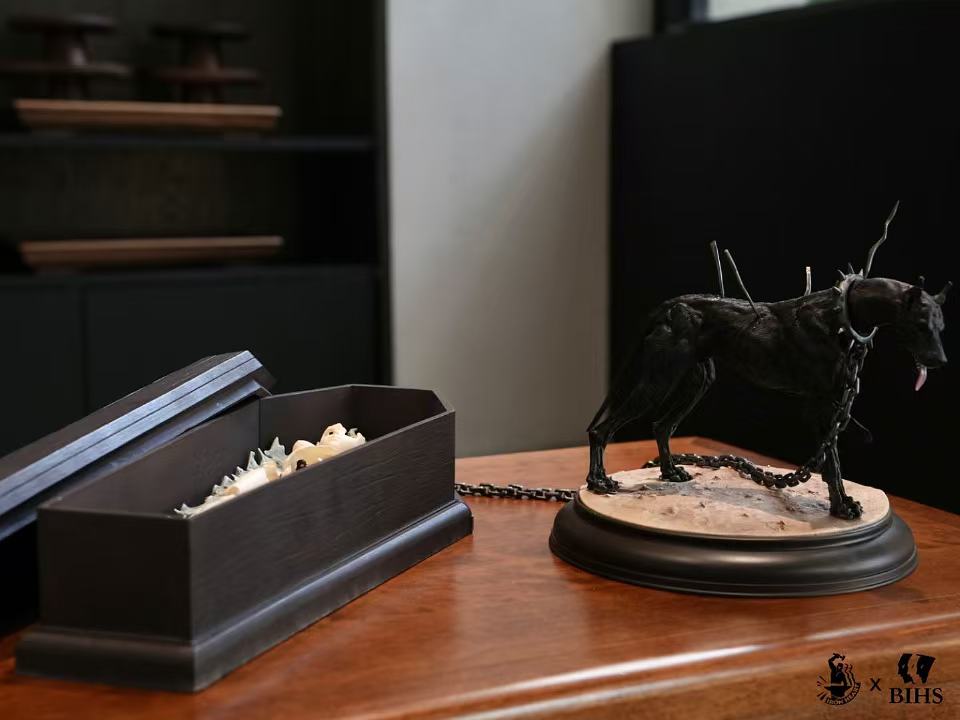 BIHS Studio - Berserk Black dog pulling coffin of Casca