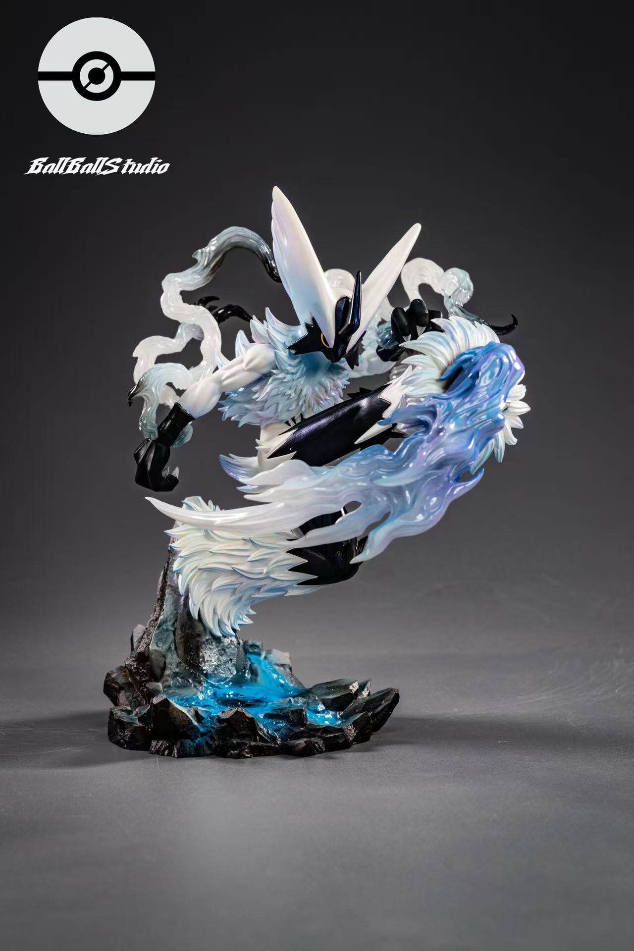 Ball Ball Studio - Blaziken Mega Pokémon