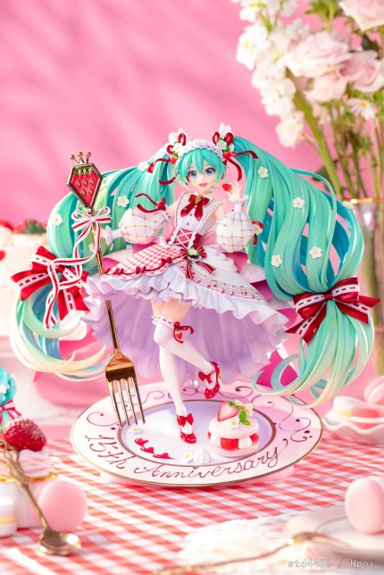 GSC - Vocaloid Hatsune Miku 1/7 15th Anniversary Ver. (Licensed) GSC - Vocaloid Hatsune Miku 1/7 15th Anniversary Ver. (Licensed)