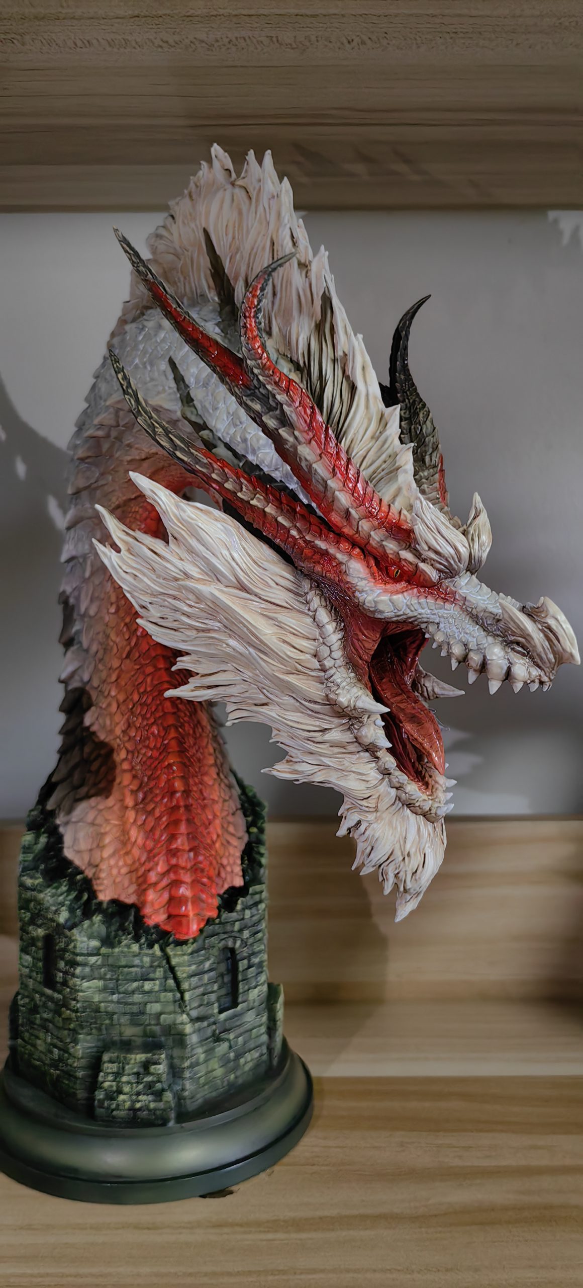 Dragon Frontier Studio - Monster Hunter White Fatalis Head Sculpture