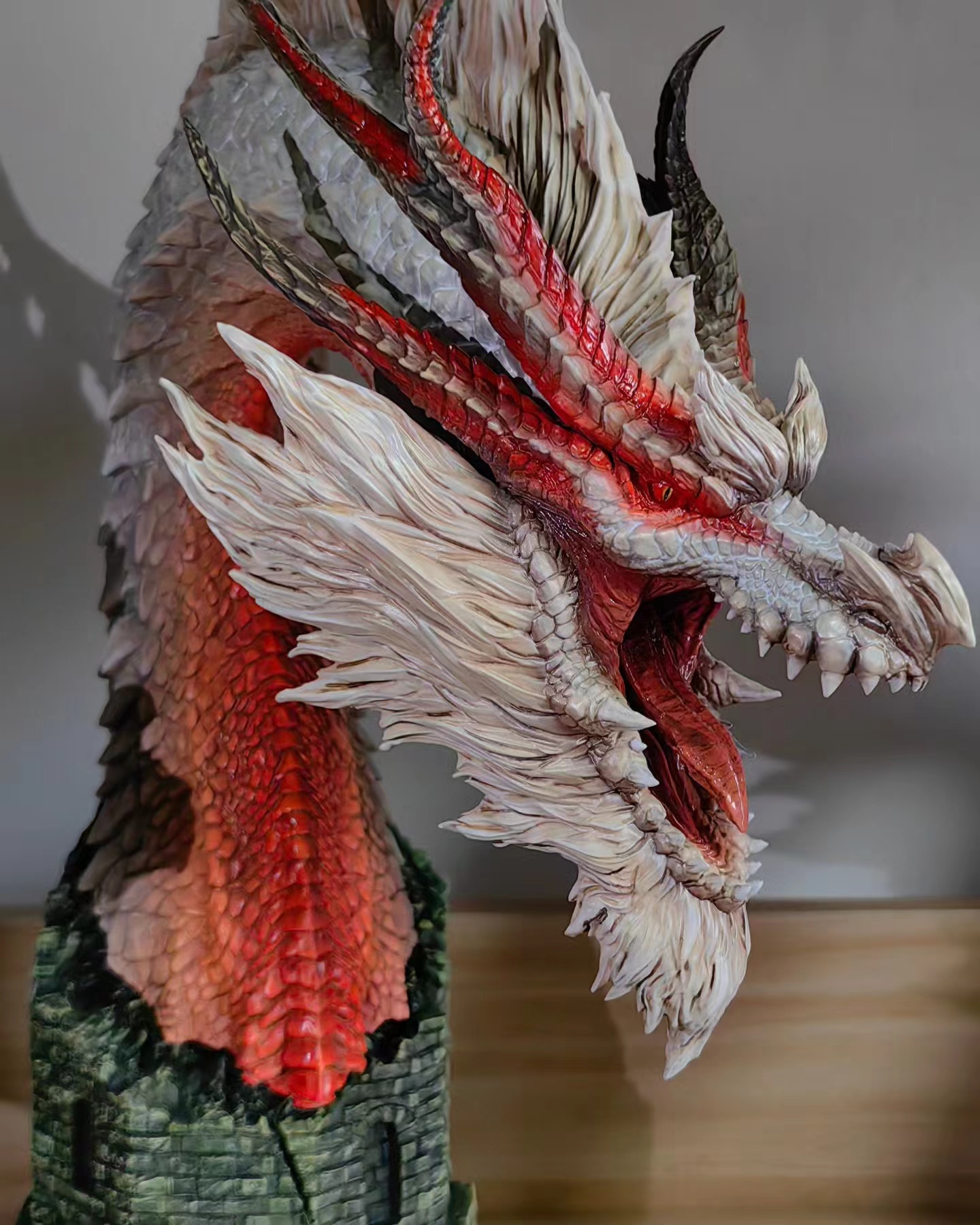 Dragon Frontier Studio - Monster Hunter White Fatalis Head Sculpture