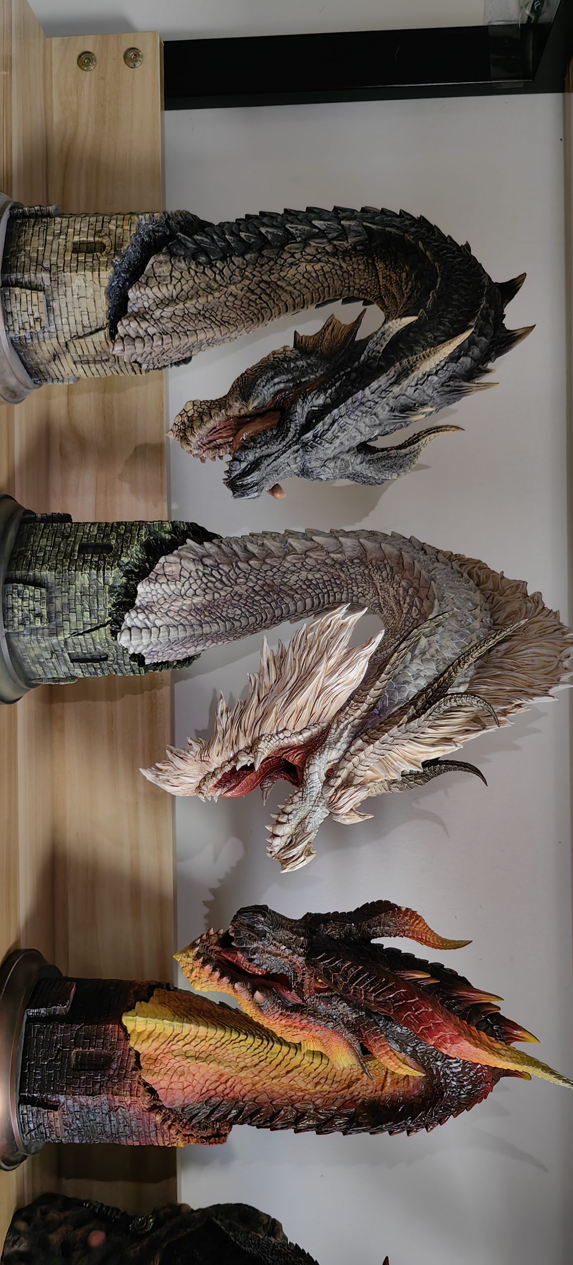 Dragon Frontier Studio - Monster Hunter White Fatalis Head Sculpture