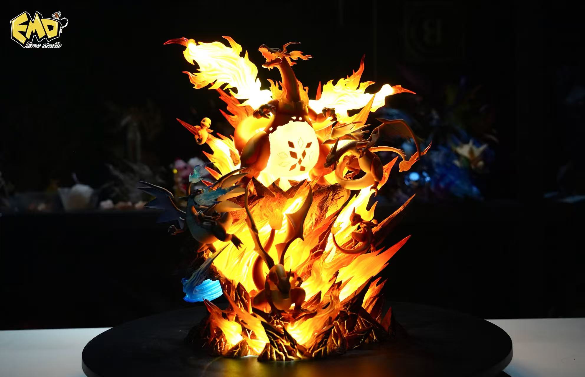 Emo Studio - Evolution Chain 003 Charizard Pokémon